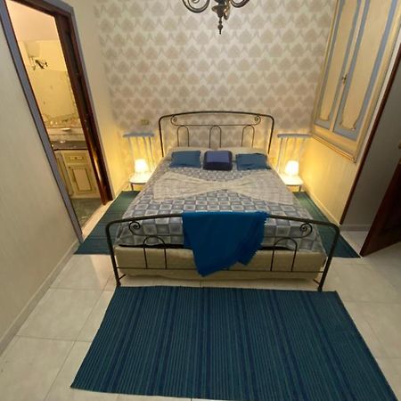 Casa Kamalei, Tra Plebiscito E Lungomare Apartment Napoli Bagian luar foto