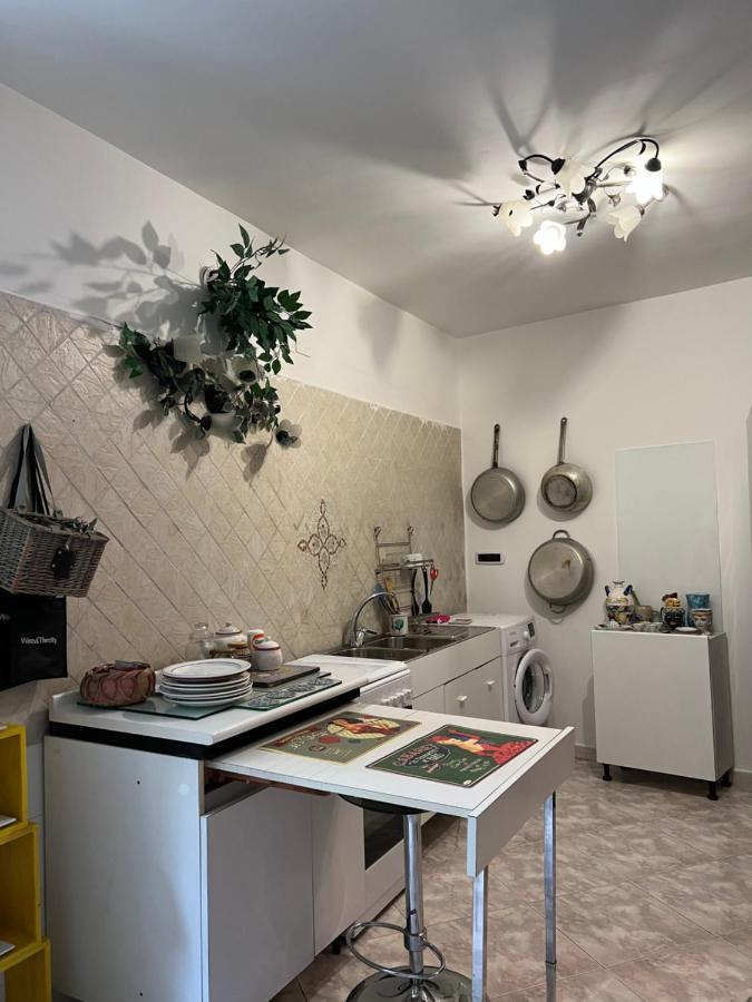 Casa Kamalei, Tra Plebiscito E Lungomare Apartment Napoli Bagian luar foto