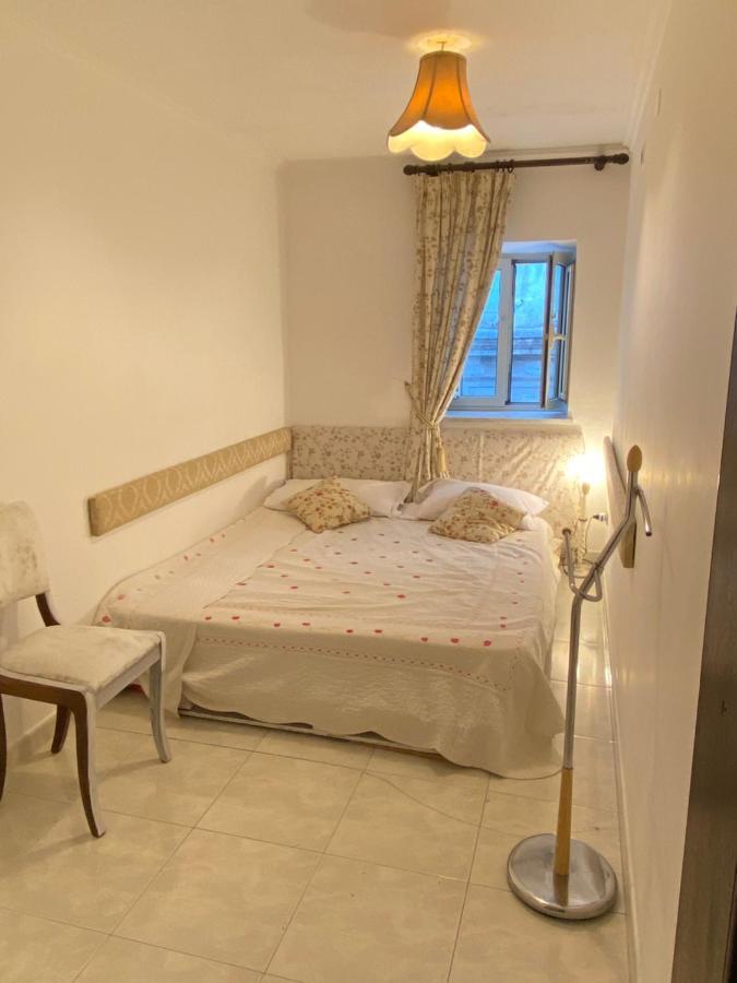 Casa Kamalei, Tra Plebiscito E Lungomare Apartment Napoli Bagian luar foto
