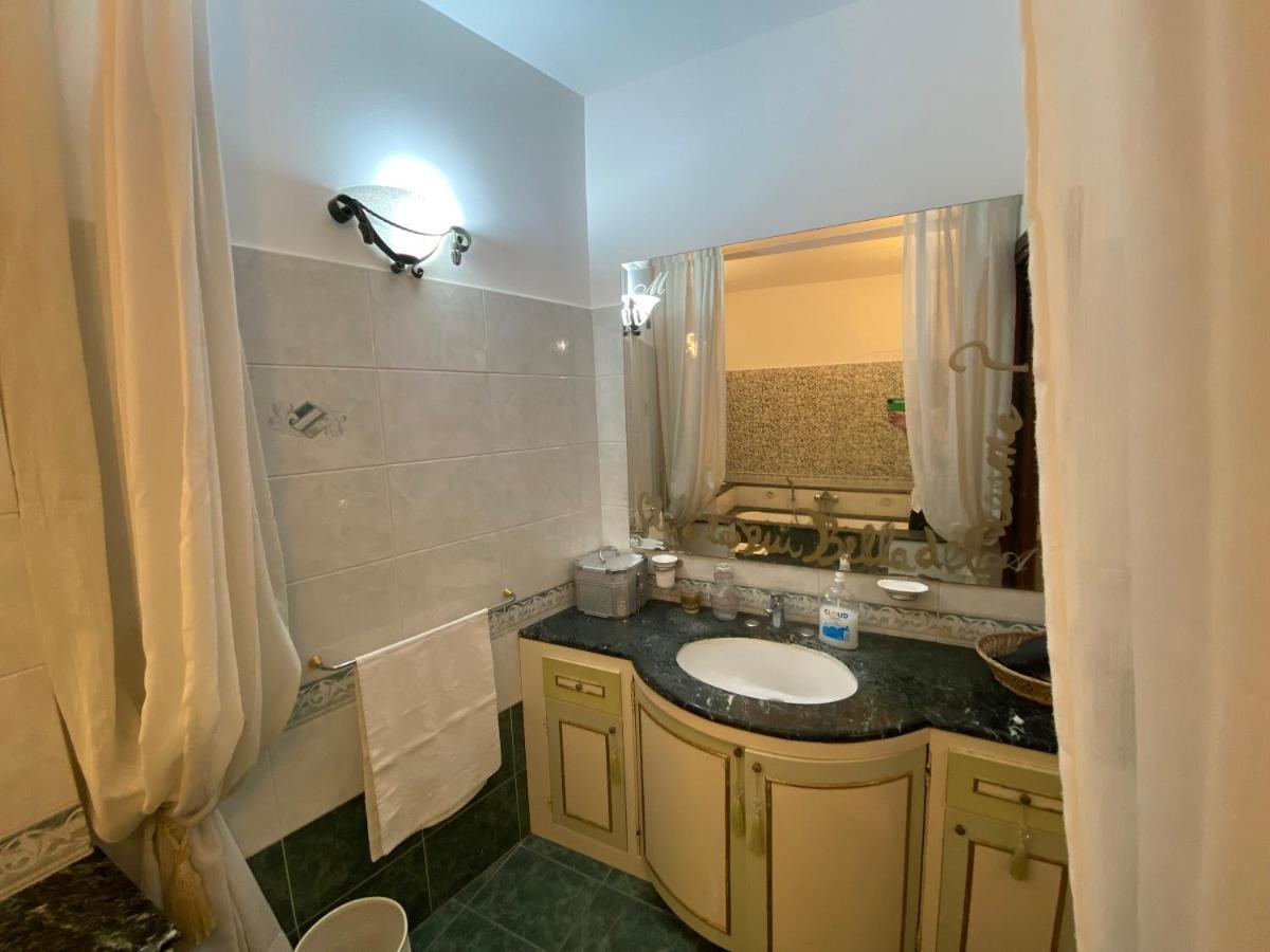 Casa Kamalei, Tra Plebiscito E Lungomare Apartment Napoli Bagian luar foto