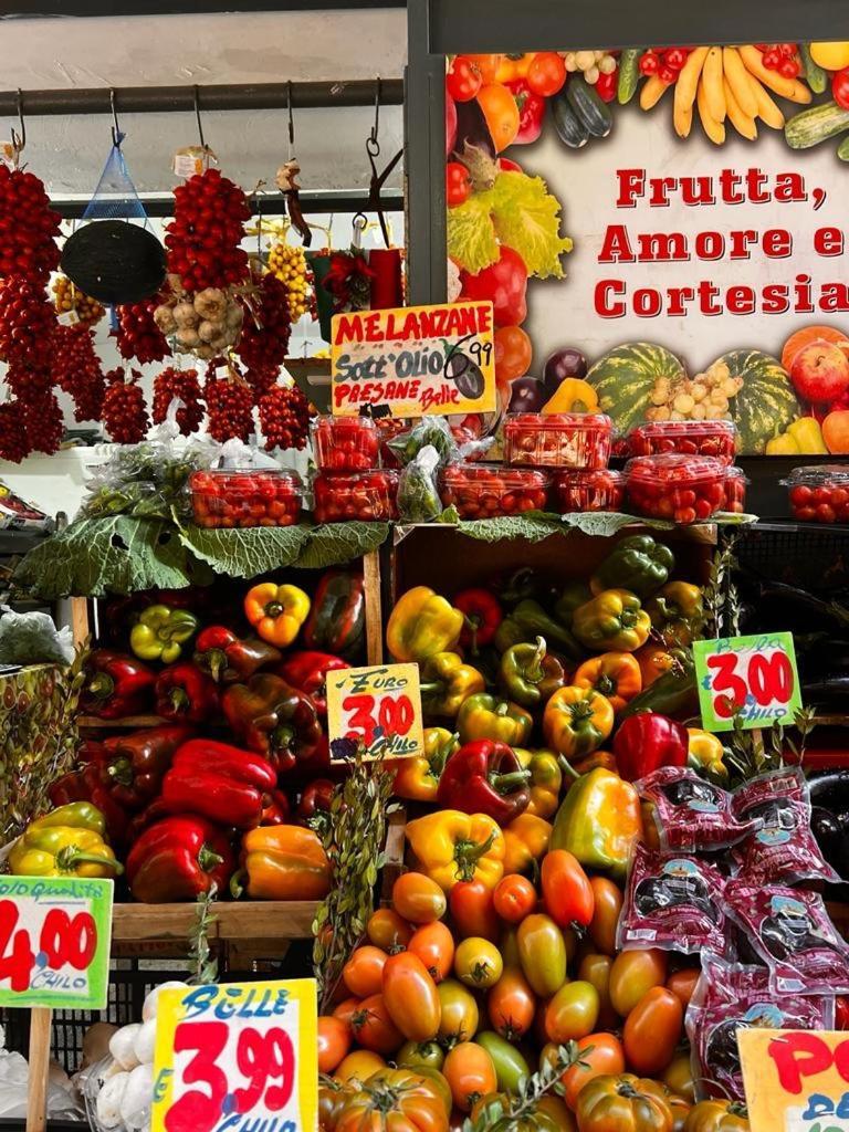 Casa Kamalei, Tra Plebiscito E Lungomare Apartment Napoli Bagian luar foto